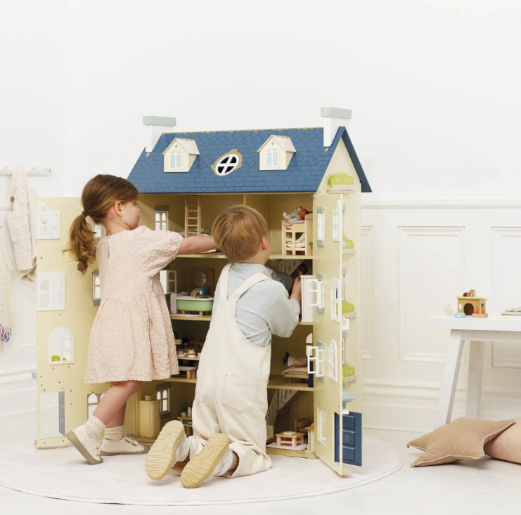 Le Toy Van - Palace Wooden Dolls House