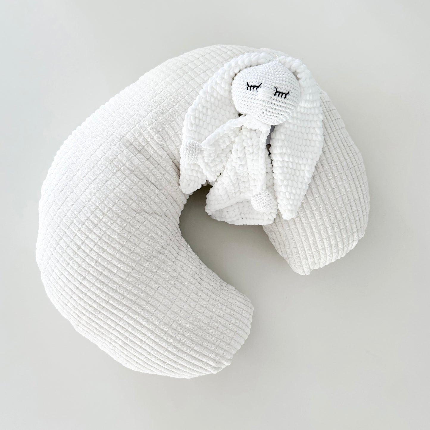 Luxe Bébé Nursing Pillow