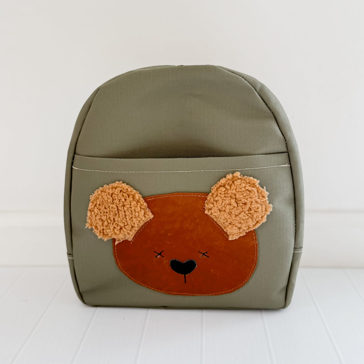 Les Petits Compagnons: Leather Backpacks