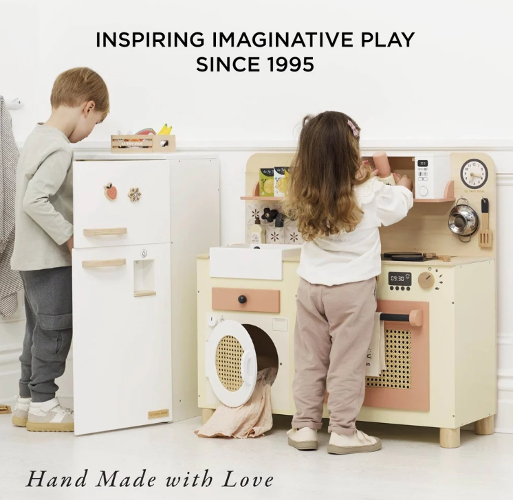 Le Toy Van - Family Size Rattan Wooden Play Kitchen